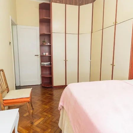 Leblon - Confortavel Apartamento De 2 Quartos